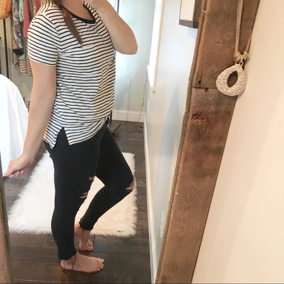 Old Navy boyfriend small striped T-shirt w/pocket - Picture 3 of 4